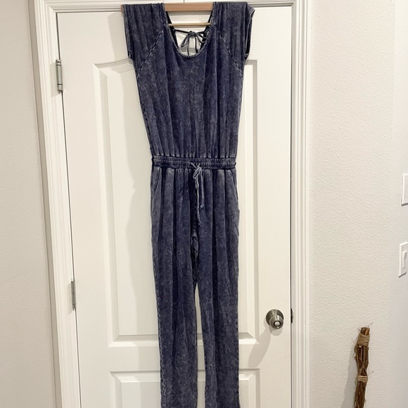 💫 - NWT Palmer dusty blue acid wash pant Jumpsuit with tie waste and open ba… - Picture 7 of 9